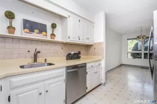7 Mulberry Ln, Avon, CT 06001 - Photo 10