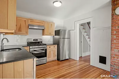 371 Grovers Avenue, Bridgeport, CT 06605 - Photo 10