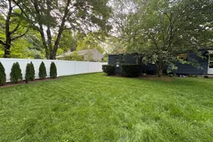 225 Riverside Dr, Hamden, CT 06518 - Photo 4