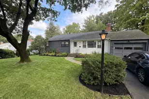 225 Riverside Dr, Hamden, CT 06518 - Photo 2