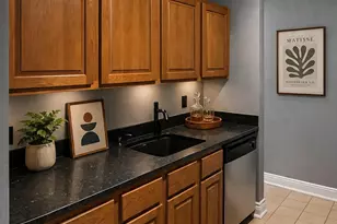 1 Linden Pl, Hartford, CT 06106 - Photo 2