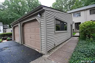 37 Farmington Chase Crescent, Farmington, CT 06032 - Photo 2