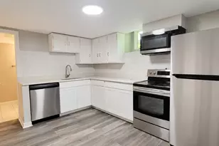 3 -17 Curve St, Branford, CT 06405 - Photo 2
