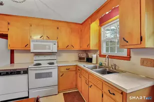 95 Manor Rd, Southington, CT 06479 - Photo 8
