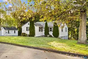 18 Gilbert Ln, Branford, CT 06405 - Photo 2