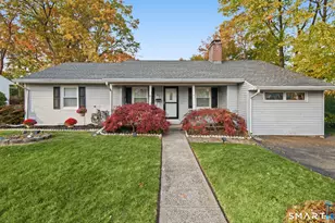 81 Fleetwood Dr, Waterbury, CT 06706 - Photo 1