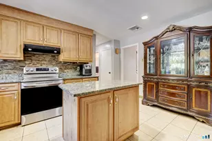 35 Warren Ave, Vernon, CT 06066 - Photo 4