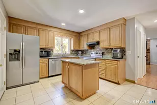 35 Warren Ave, Vernon, CT 06066 - Photo 2