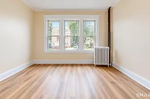17 Bond St, Hartford, CT 06114 - Photo 4