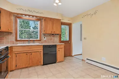 2 Madison Drive, Newtown, CT 06470 - Photo 10