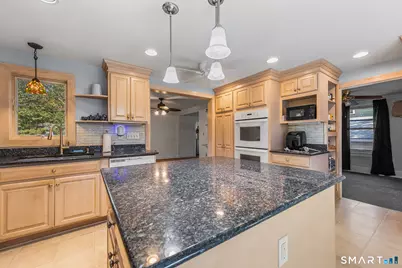 81 Smith Avenue, Norwich, CT 06360 - Photo 10
