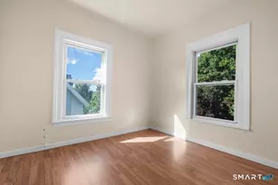 11 Bergen St, Waterbury, CT 06706 - Photo 12