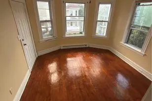 23 Eastwood Ave, Waterbury, CT 06705 - Photo 4