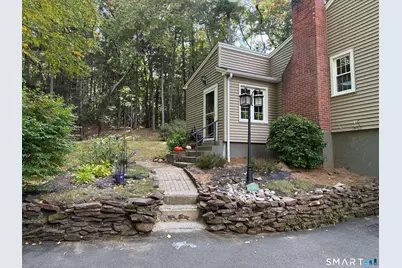 7 Gordon Street, Simsbury, CT 06070 - Photo 2