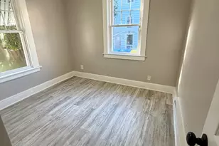 702 Cooke St, Waterbury, CT 06710 - Photo 12