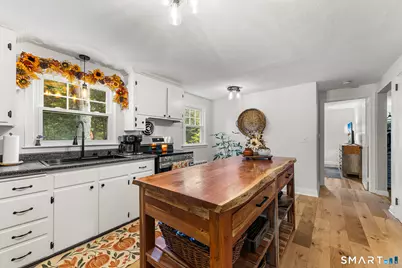 7 Robin Road, Simsbury, CT 06070 - Photo 16