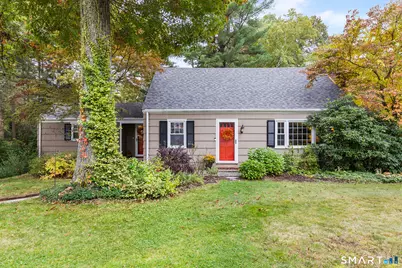 7 Robin Road, Simsbury, CT 06070 - Photo 2