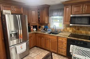 72 Sidney Ave, West Hartford, CT 06110 - Photo 6
