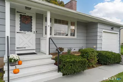 9 Victoria Drive, Branford, CT 06405 - Photo 4