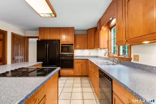 43 Robinhood Dr, Ledyard, CT 06335 - Photo 26