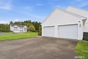 131 Pfister Dr, Newington, CT 06111 - Photo 40
