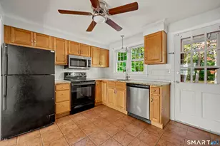 420 Robin Ct, Cheshire, CT 06410 - Photo 2