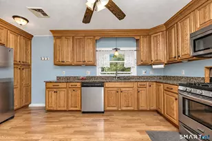 31 Chestnut St, Plymouth, CT 06786 - Photo 12