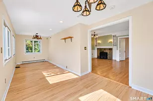 211 Phipps Dr, West Haven, CT 06516 - Photo 14