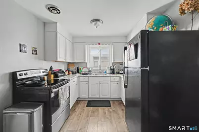 39-45 Circular Avenue, Bridgeport, CT 06605 - Photo 18