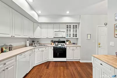 60 Cassandra Boulevard #203, West Hartford, CT 06107 - Photo 8