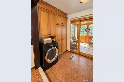 558 Savin Avenue, West Haven, CT 06516 - Photo 4