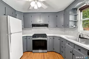 132 Cheney Ln, Newington, CT 06111 - Photo 18