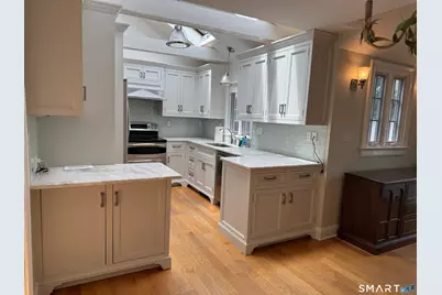 12 Mayflower Road, Darien, CT 06820 - Photo 2