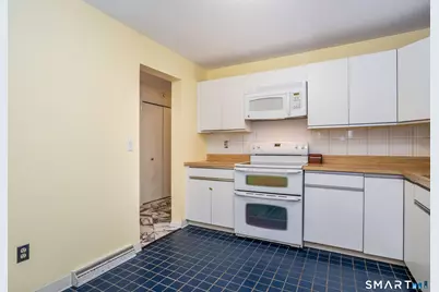 14 Woodbury Lane #14, West Hartford, CT 06117 - Photo 12