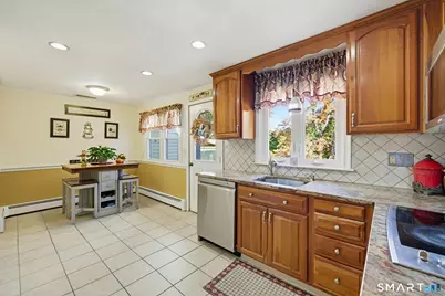 46 Pond Side Drive, Wethersfield, CT 06109 - Photo 8