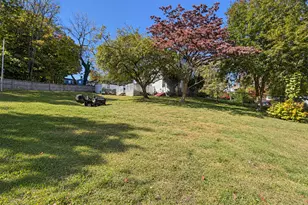 17 Hill St, Milford, CT 06460 - Photo 4