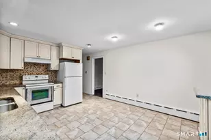 246 Bucks Hl Rd, Waterbury, CT 06704 - Photo 8