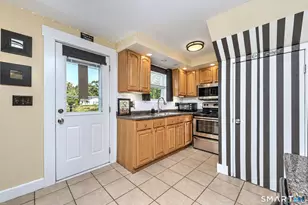 868 W Main St, West Haven, CT 06516 - Photo 16