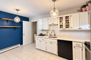 131 Oak St, Waterbury, CT 06704 - Photo 2