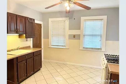 173 Coleman Street #2nd fl, Bridgeport, CT 06604 - Photo 8