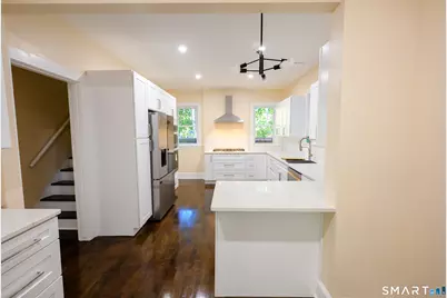 8 Beverly Road, West Hartford, CT 06119 - Photo 6