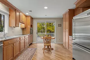 22 Maple Vale Dr, Woodbridge, CT 06525 - Photo 4