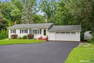 12 Cedarwood Ln, Shelton, CT 06484 - Photo 2
