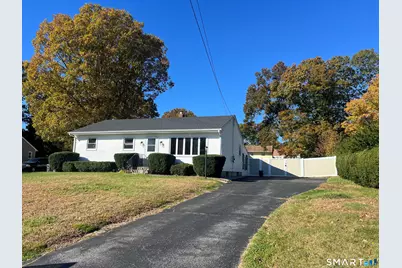 7 Illinois Court, Montville, CT 06370 - Photo 10