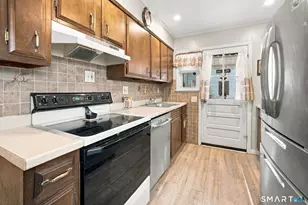 163 Roxbury Rd, East Hartford, CT 06118 - Photo 6