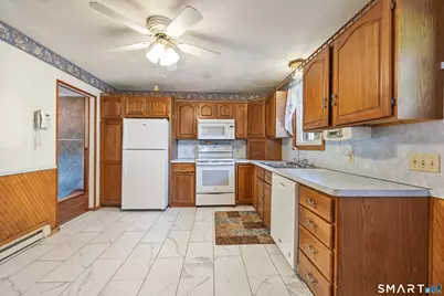 60 Linda Court, Naugatuck, CT 06770 - Photo 6