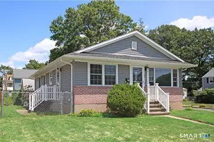 43 Treadwell St, Hamden, CT 06517 - Photo 1