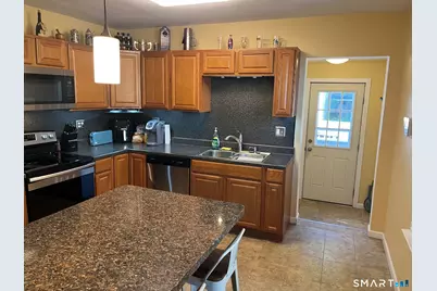 108 North Pearl Street, Meriden, CT 06450 - Photo 20
