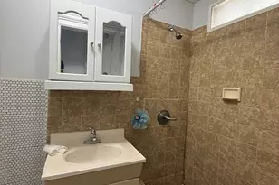 [Address not provided], Bridgeport, CT 06605 - Photo 4