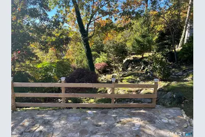 22 Hemlock Trail, Newtown, CT 06482 - Photo 4